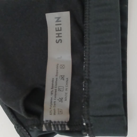 ✨3/$25✨Shein Black/Leopard Swim Top - L - Picture 8 of 8